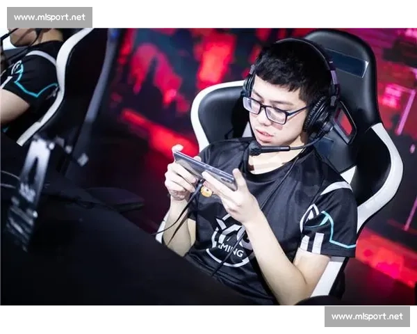 电竞选手化身游戏导师，手把手教学，贫困玩家能否逆袭